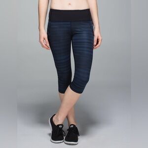 Lululemon Running Top Speed Crop 3/4 Length Leggings Size 4 striped